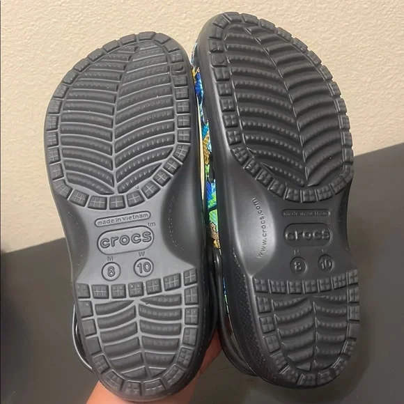 Disney’s The Lion King CROCS Men’s 8, Women’s 10 - Picture 7 of 7